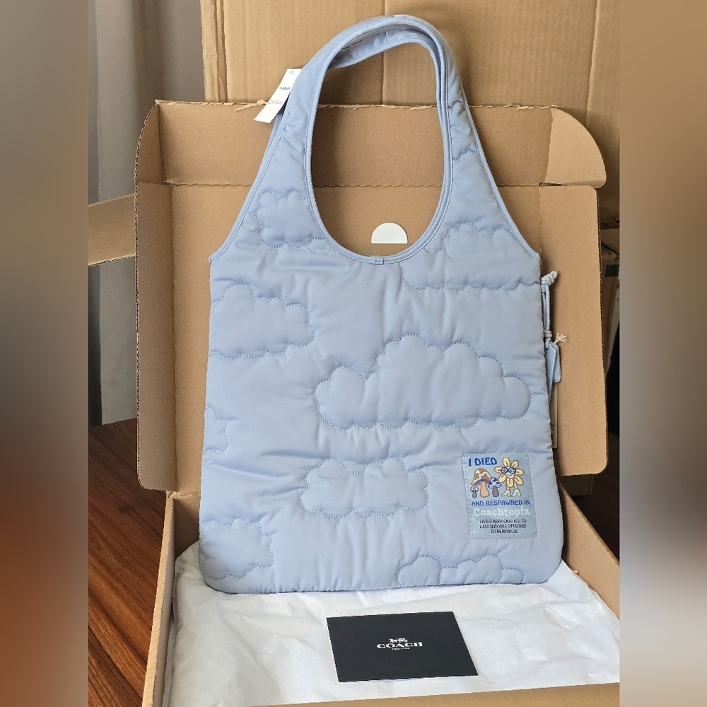 *NWT* COACHTOPIA Loop Flat Tote, Coach Quilted Cloud Tote Bag - Picture 15 of 16